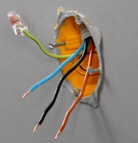 branchement-radiateur-electrique-fils.jpg