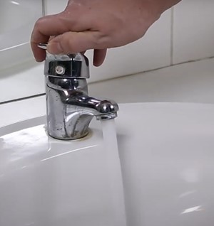 ouverture-robinet-vider-chauffe-eau.jpg